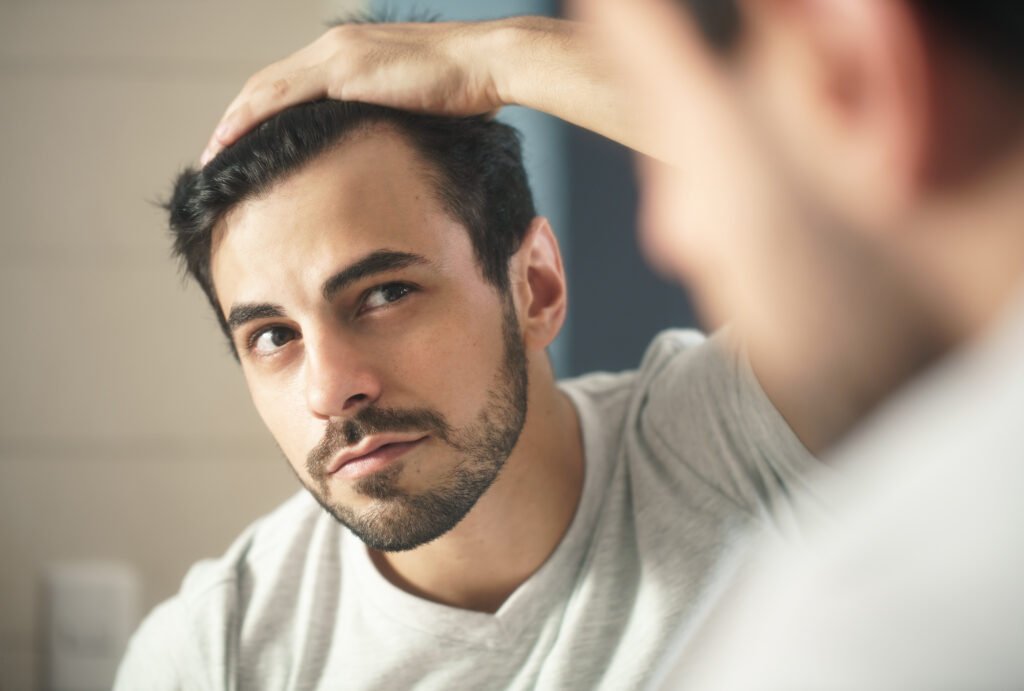Como usar corretamente o minoxidil no cabelo: benefícios, efeitos colaterais e precauções