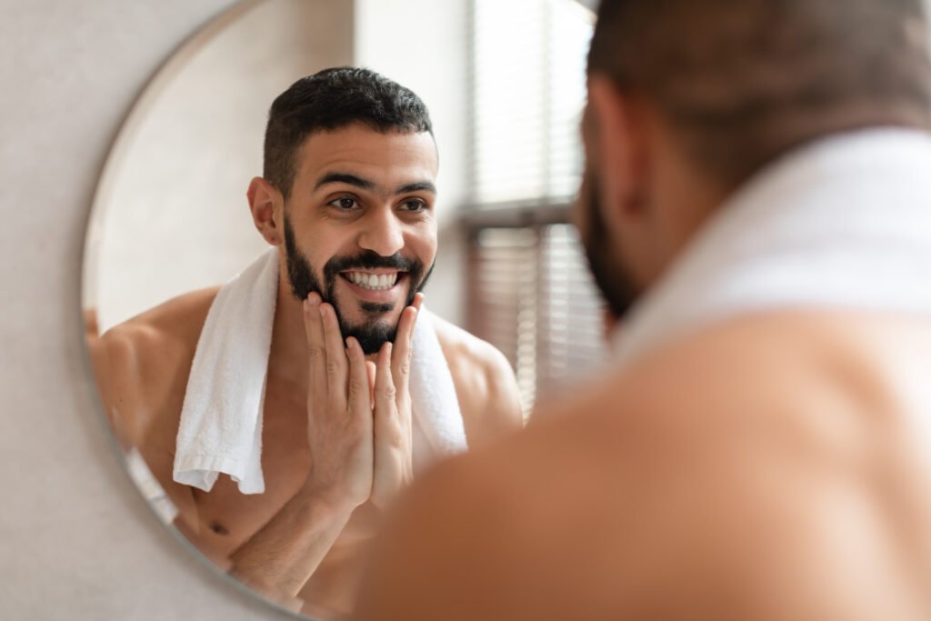 Minoxidil para barba: como funciona, benefícios, efeitos colaterais e precauções